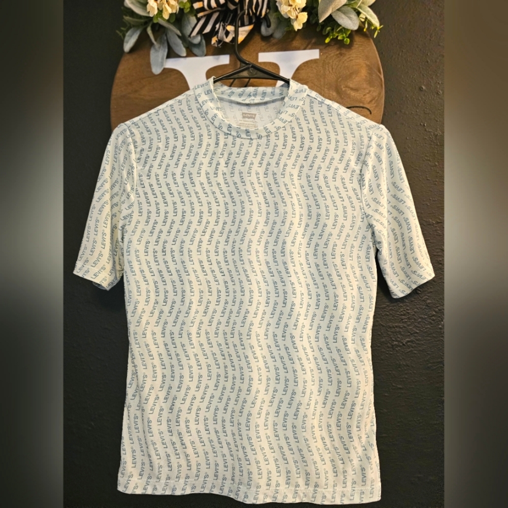 Levis' Top